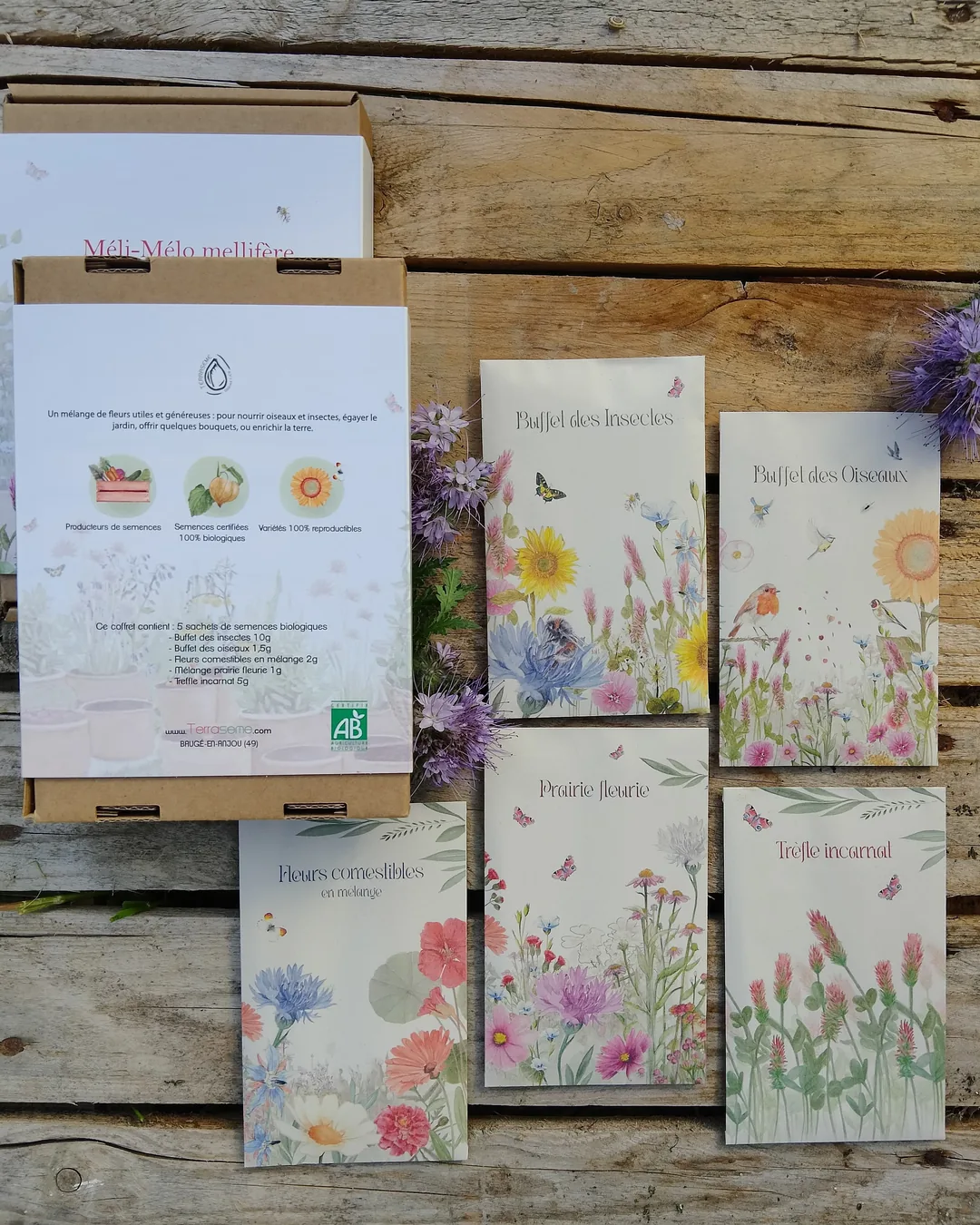 Coffret méli-mélo mellifère ouvert et ses sachets de fleurs